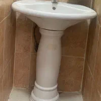 روشویی و شیر