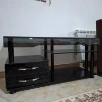 میز تلویزیون شیشه ای