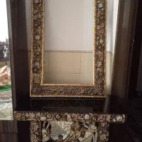 اینه ومیز وساعت