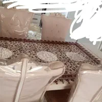 جارو برقی تولیپس و میز به همراه پنج صندلی