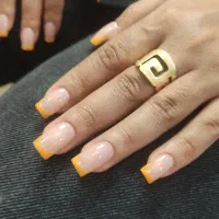 کاشت ناخن  با نازلترین قیمت