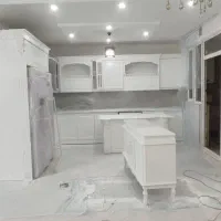 تعمیر و رنگ آمیزی انواع کابینت و سرویس چوب.