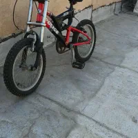 دو عدد دوچرخه ۱۲ و ۱۶