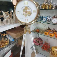 ساعت ایستاده کنار سالنی آرتمیس