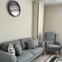ست مبلمان طوسی رنگ درحد نو