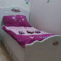 تخت یکنفره نوجوان از  برند معروف  « آپادانا »|تخت و سرویس خواب|رشت, گلباغ نماز|دیوار