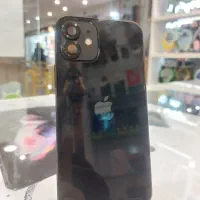 ایفون 12 تمیز لا کاغذی