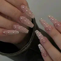 کاشت ناخن نصف قیمت