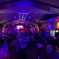 کافه ایت8 قلیون ۳۸۰ چایی رایگان