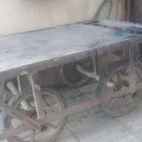گاری چهار چرخ قدیمی
