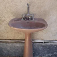 دستشویی چینی+شیرآب قهرمان(کارکرده)