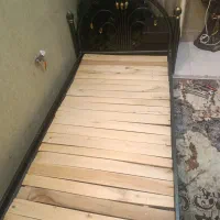 دو عدد تخت فرفوژه نو تک نفره.|تخت و سرویس خواب|شیراز, گلشن|دیوار