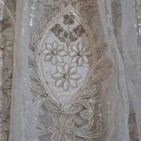 پرده سالن همراه با دکوری مخمل