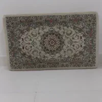 پشتی در حد نو  سه جفت