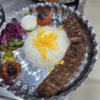 منشی خانم جهت همکاری در رستوران