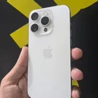IPhone 15 pro تک سیم