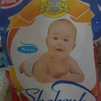 مای بی بی به همراه دستمال مرطوب