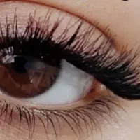 کاشت مژه فقط ۳۷۰