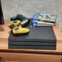 PS4 PRO دیسک خور به همراه ۲ دسته بازی