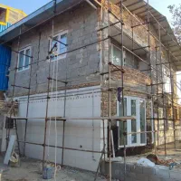 به یک شاگرد کاشیکاری و نما ناز هست