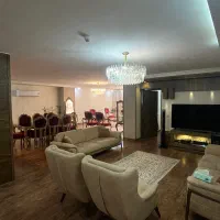 اپارتمان ۲۲۰متری/حیاط اختصاصی/سه خواب