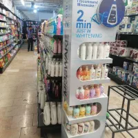 فروشنده خانم