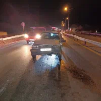 ماشین تصادفی|خودرو سواری و وانت|قم, چهل درخت|دیوار