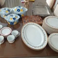 تعدادی ظروف غذاخوری