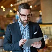 مدیر داخلی کافه رستوران با تجربه و سوابق کاری موفق