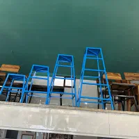 چهارپایه فلزی سبک