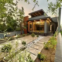 فروش ویلا لوکس / با حیاط بزرگ و طراحی مینیمال