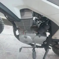 پرواز۲۰۰|موتورسیکلت|گلوگاه بابل (گلیا), |دیوار