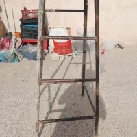 چهار پایه آهنی