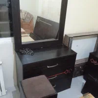 چند عدد تخت و میز کار|تخت و سرویس خواب|پرند, فاز ۶|دیوار