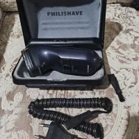 ریش تراش سه تیغ شارژی فیلیپس- با جعبه و متعلقات