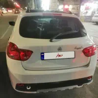 کویئک R
