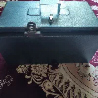 صندوق فلزی قفل‌دار