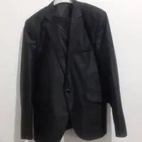 یک دست کت وشلوار .