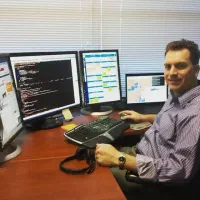 برنامه نویس هستم و طراح سایت اختصاصی و وردپرس سئو