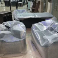 یه عدد میز یه مبل چهار نفره همراه یه فایل