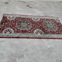 کنار فرش لاکی