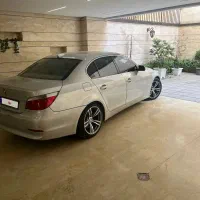 بی ام و 525i