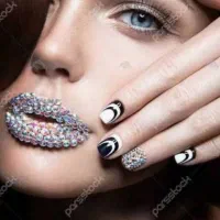 استخدام مژه کار و ناخن کار حرفه ای در سالن