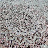 فرش ۱۲ متری  گل برجسته در حد نو