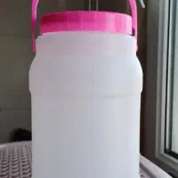 دبه ۲کیلویی وبطری نوشابه