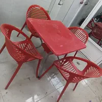 میز و صندلی دو دست باهم بفروش میرسد سالم