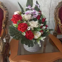 دسته گل مصنوعی بسیار زیبا و شکیل