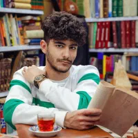 عکاسی پرتره و محصول و فیلمبرداری تدوین و طراحی