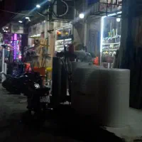 یک مغازه خیابان حافظه رهن یا اجاره داده میشه
