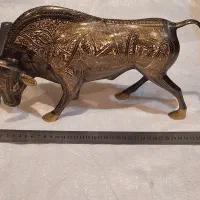 مجسمه برنز قدیمی گاو بزرگ